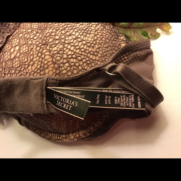 Victoria’s Secret size 32DD bra - Picture 3 of 3